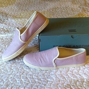 *NWT* TOMS Women's Clemente